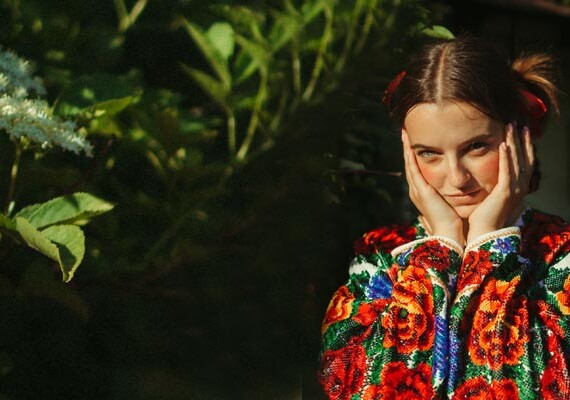 fashion-etno-motiv-ljetni-komadi-modnialmanah
