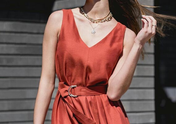 fashion-haljina-bez-rukava-modnialmanah