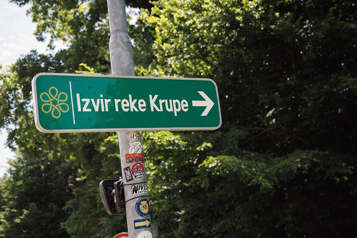 bela-krajina-slovenija-izlet-vikend-kupa-krupa-pčelarstvo-biljke-priroda-modnialmanah