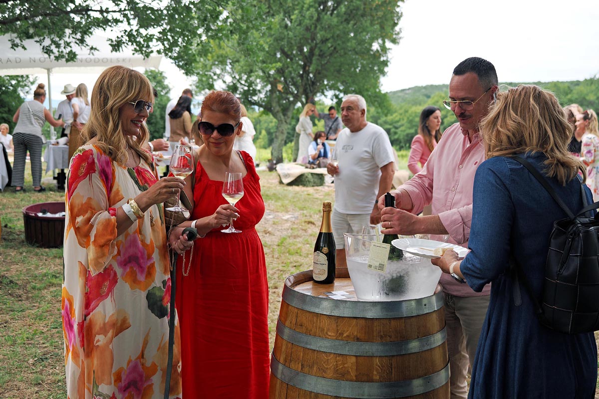 novi-vinodolski-lifestyle-modnialmanah