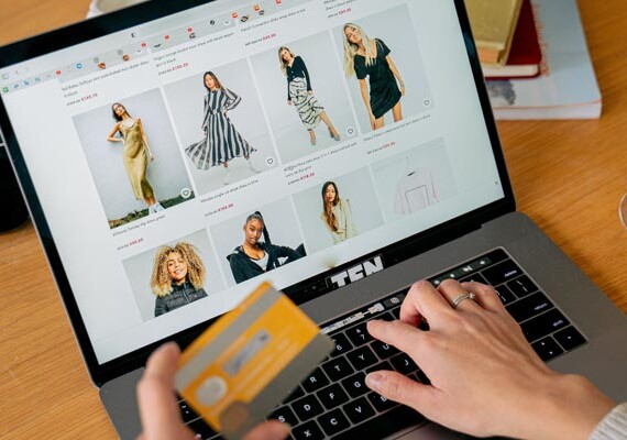 shopping-online-sniženja-modnialmanah