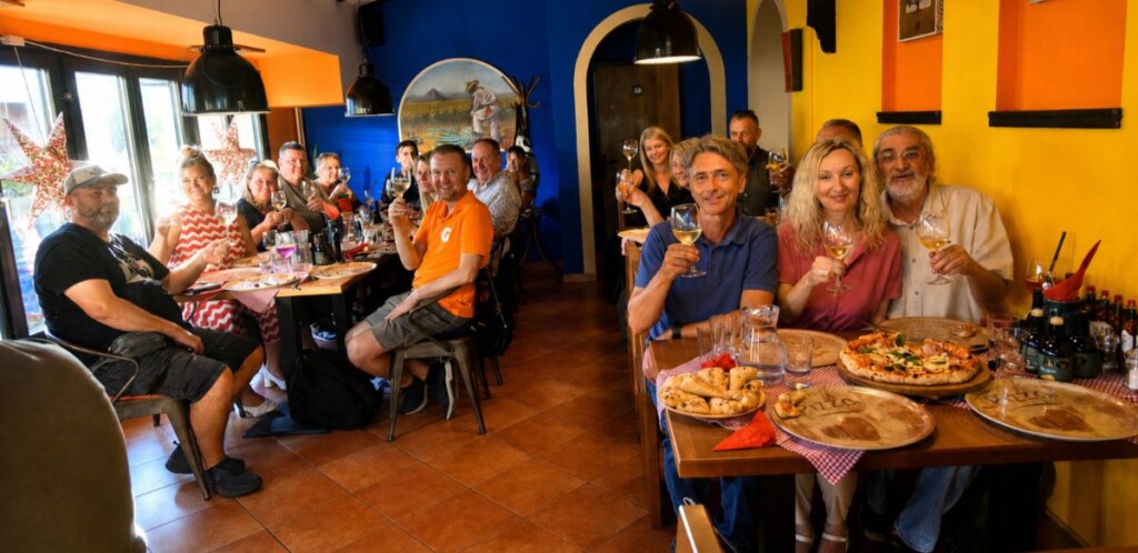 vino-uz-pizzu-gastronomija-modnialmanah-kaktus