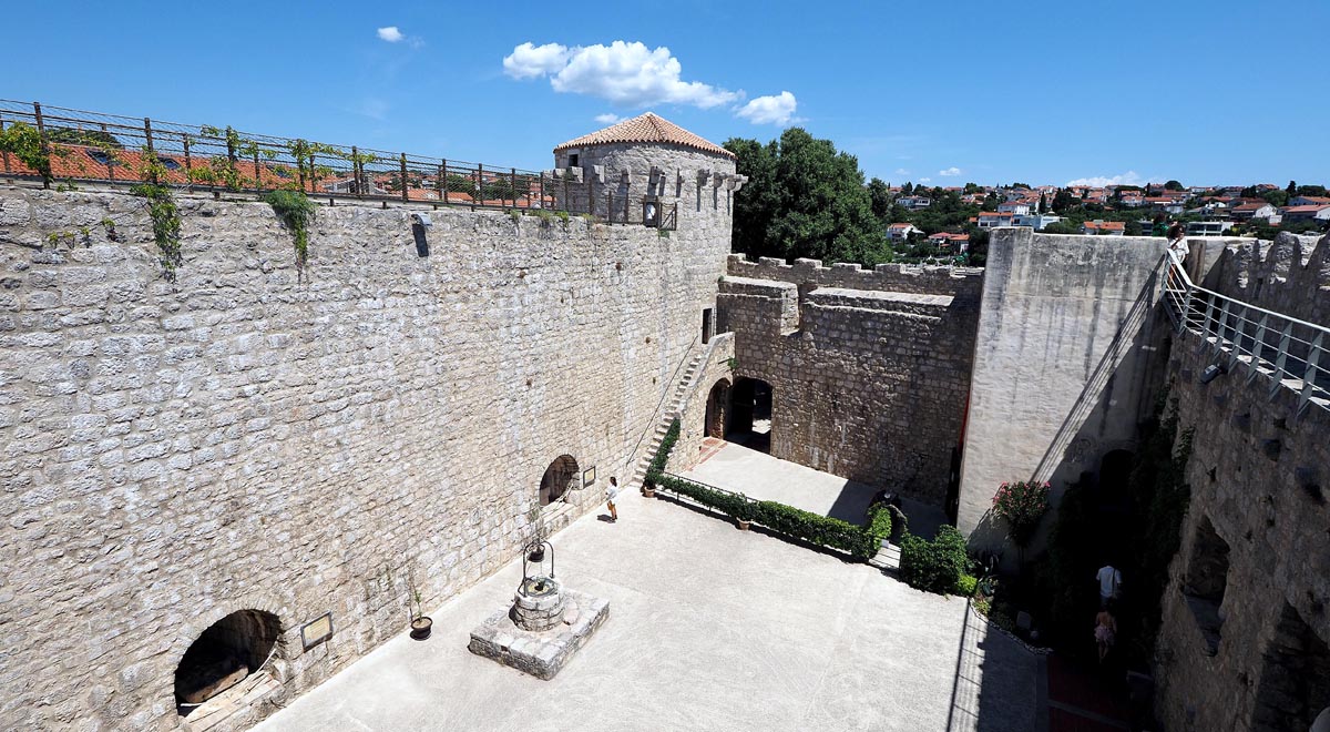krk-otok-izlet-vikend-hrvatska-modnialmanah-košljun