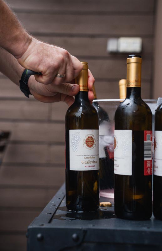 Mali Bar X Vinarija Krauthaker što je u čaši