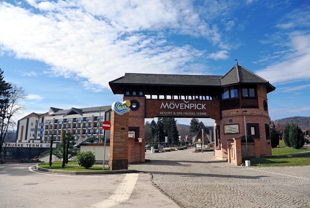 Mövenpick Resort & Spa Fruške Terme ulaz u resort