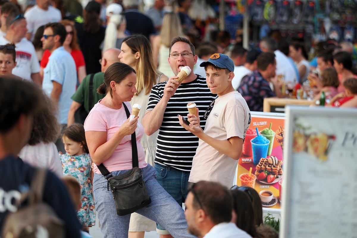 festival-sladoleda-njivice-gastro-krk-modnialmanah