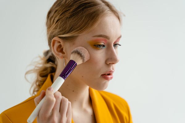 beauty-make-up-rumenilo-jarko-zemljani-tonovi-modnialmanah