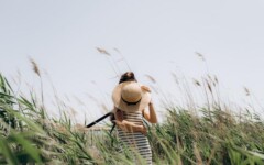 fashion-šešir-modnialmanah-modni-detalj-zaštita