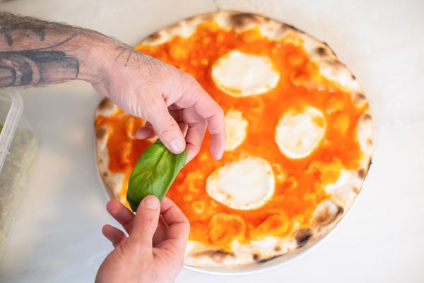 gastro-ljetna-pizza-modnialmanah