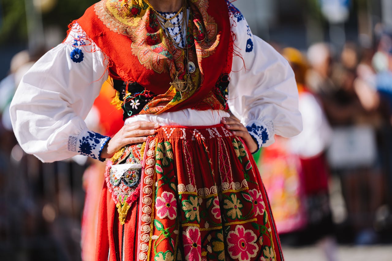 folklor-lifestyle-međunarodni-dan-folklora-modnialmanah