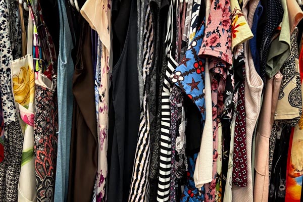 second-hand-kupovina-odjeće-i-modni-ulovi-shopping-modnialmanah