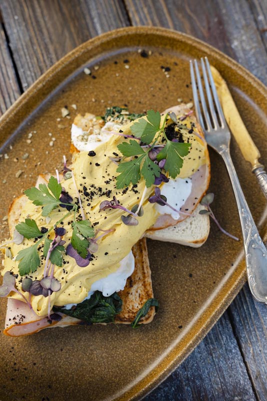 EGGS BENEDICT