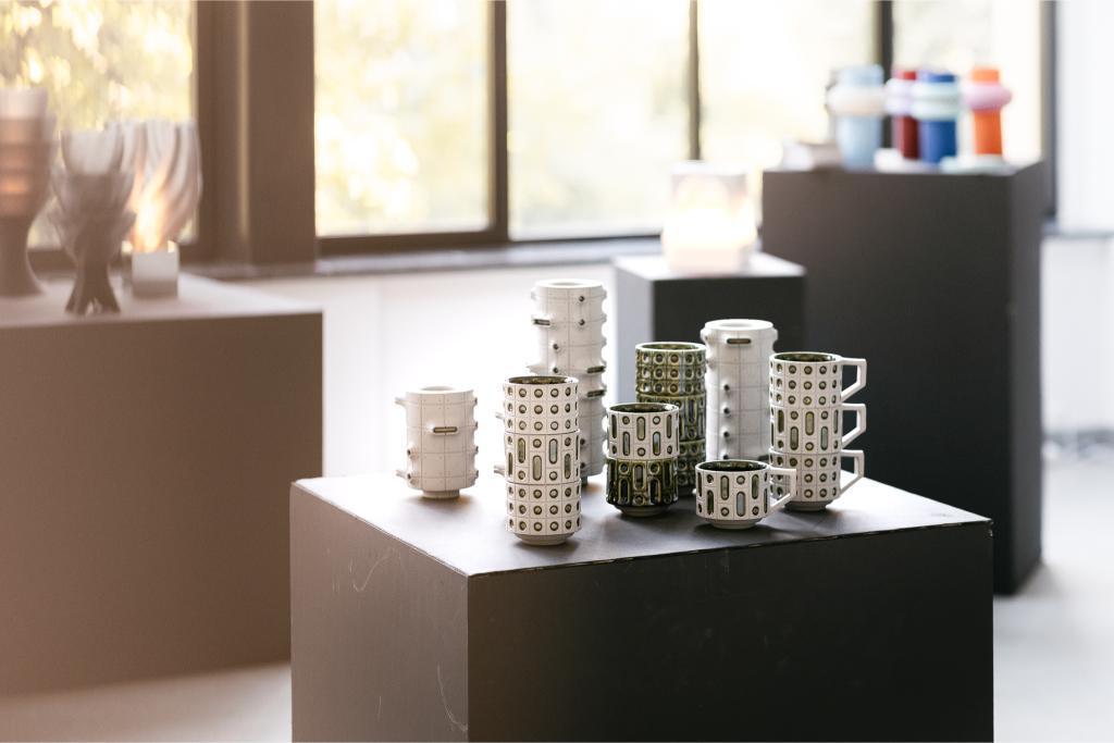 Unikatne keramičke šalice i posude s geometrijskim rupicama izložene na Zagreb Design Weeku