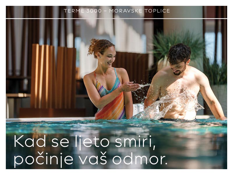 Par na odmoru u bazenu Termi 3000 uz reklamni tekst "Kad se ljeto smiri, počinje vaš odmor."